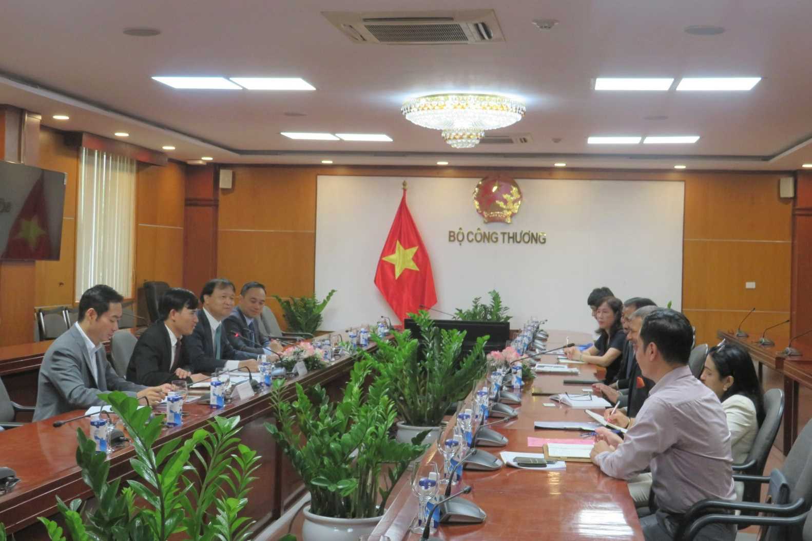 Kết nối nhà đầu tư nước ngoài xúc tiến cơ hội đầu tư, kinh doanh tại Việt Nam