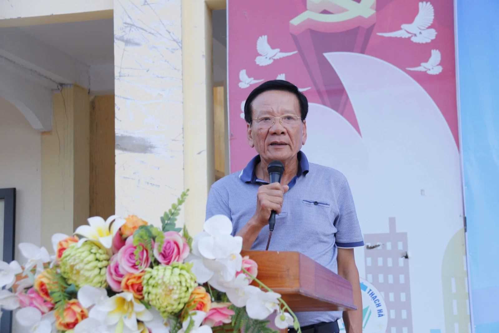 Những vòng xe tiếp sức học sinh nghèo đến trường