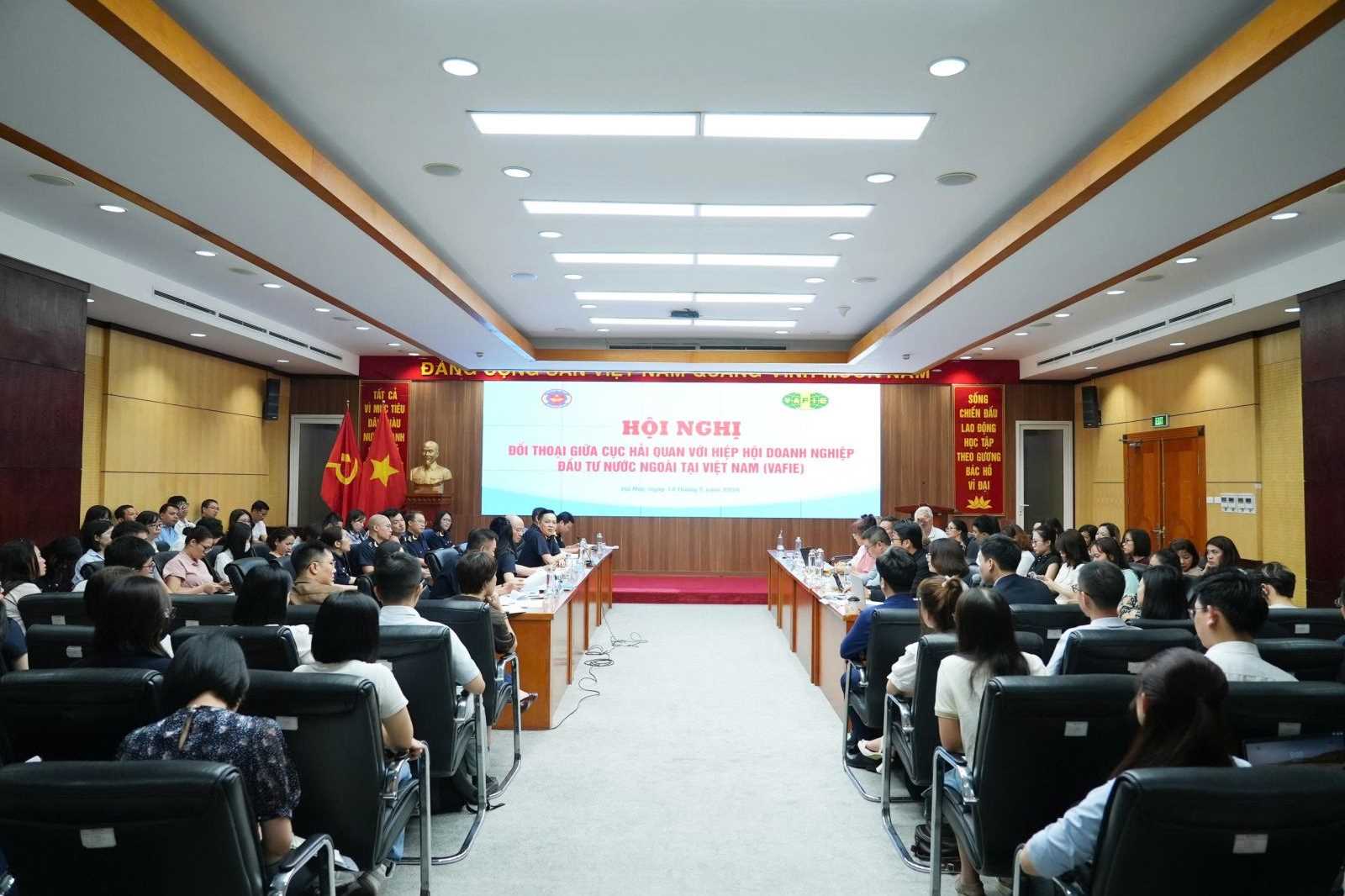 Theo đề nghị của VAFIE, Cục Hải quan đối thoại với doanh nghiệp. 